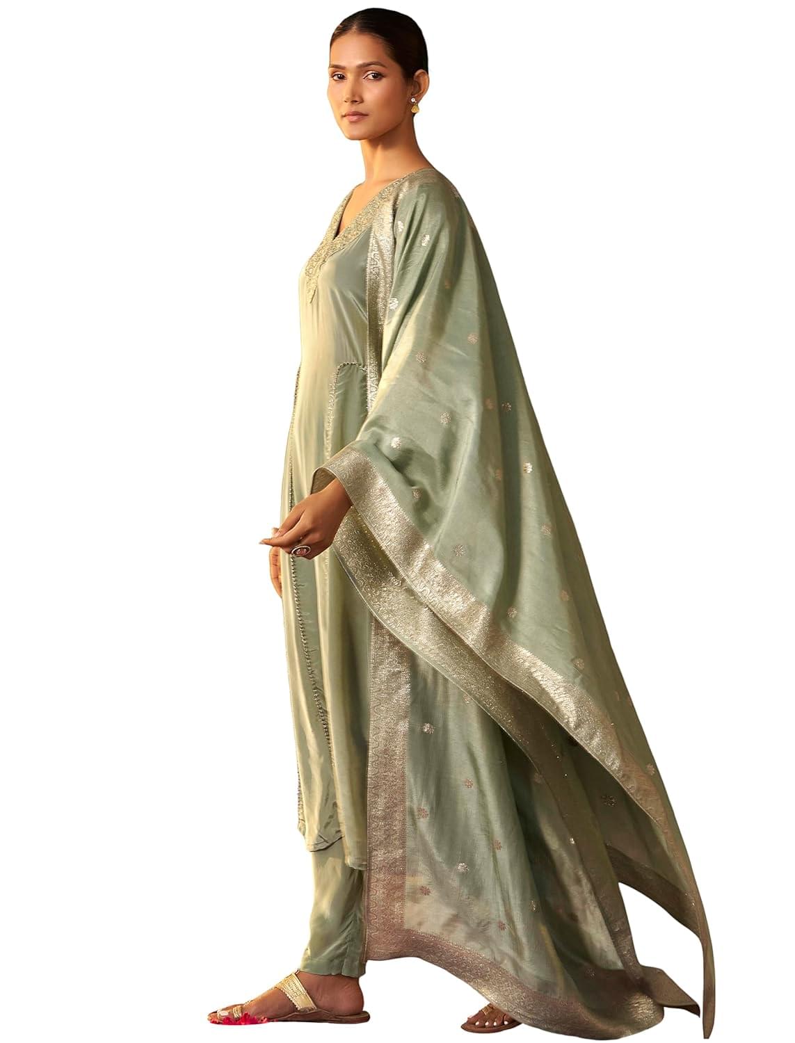 Pure Crepe Women’s Regular Embroidered Straight Kurta Set with Jaqurad Dupatta Outfit